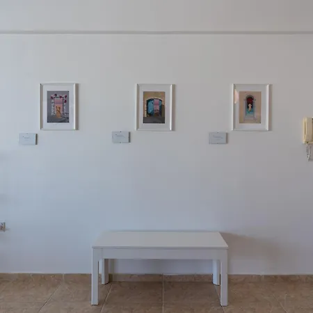 Chloris 3- Bedroom W/pool In Larnaca