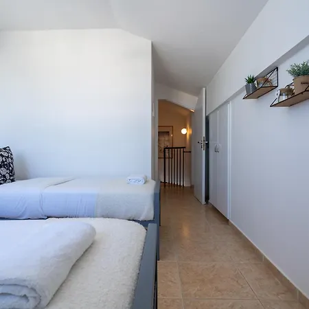 Apartament Chloris 3- Bedroom W/pool In *