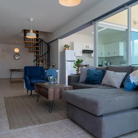 Chloris 3- Bedroom W/pool In