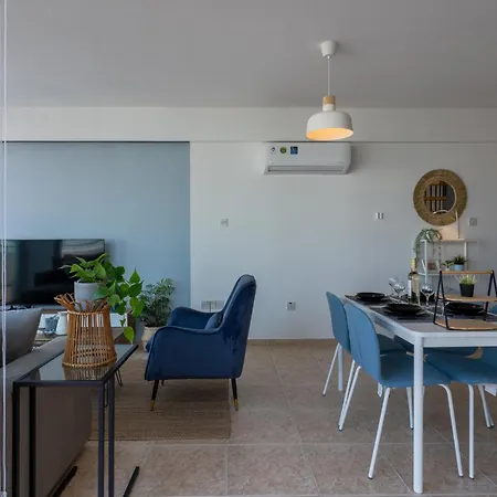 Apartament Chloris 3- Bedroom W/pool In Larnaca