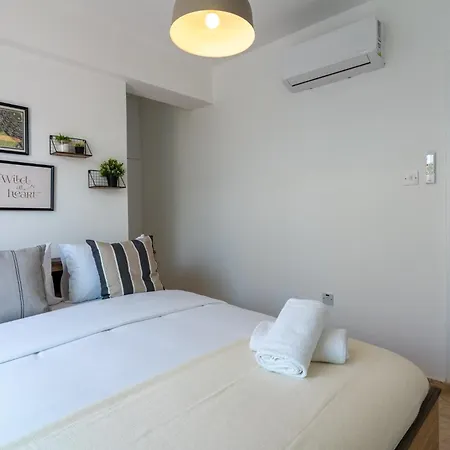 Chloris 3- Bedroom W/pool In Lárnaca