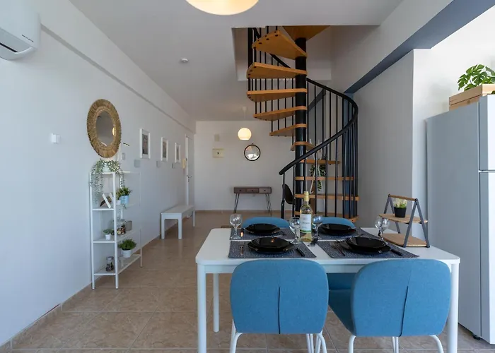 Chloris 3- Bedroom W/pool In Larnaca